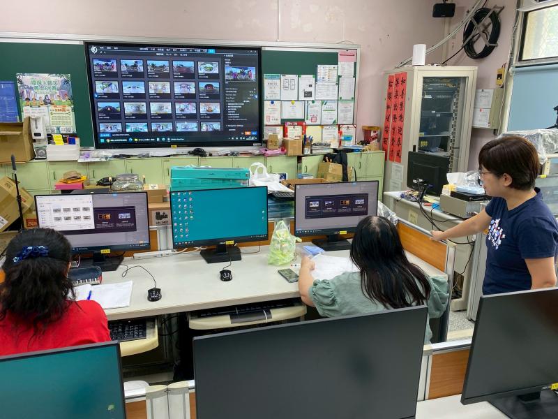 軟體安裝並實際操作編輯。