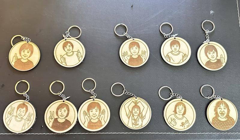 雷雕人物鑰匙圈作品