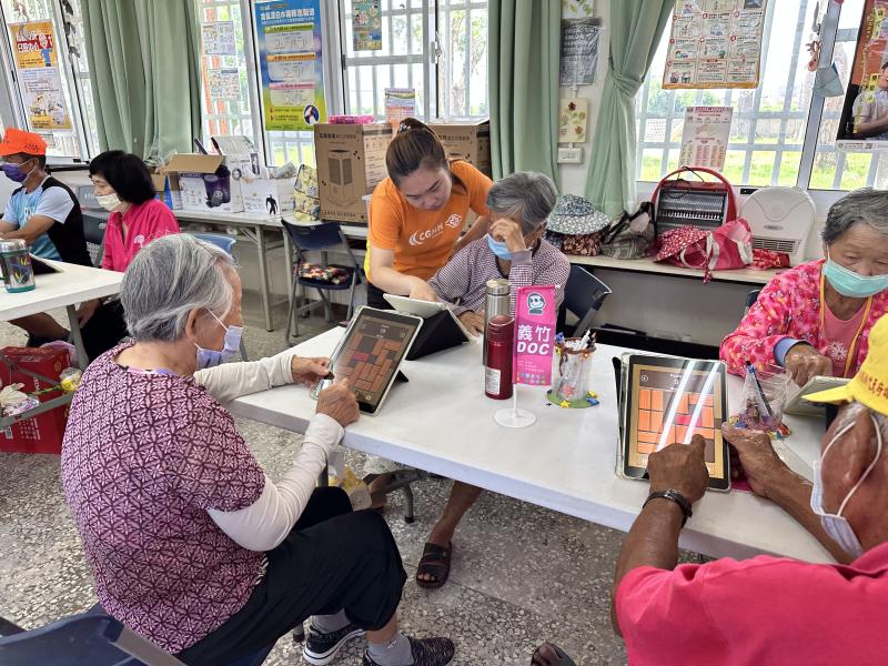 社區工作者協助