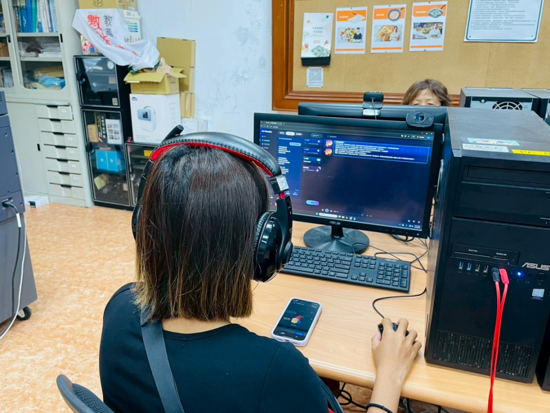 學員成功生成後，非常喜歡自己生成的音樂，不同重複聽