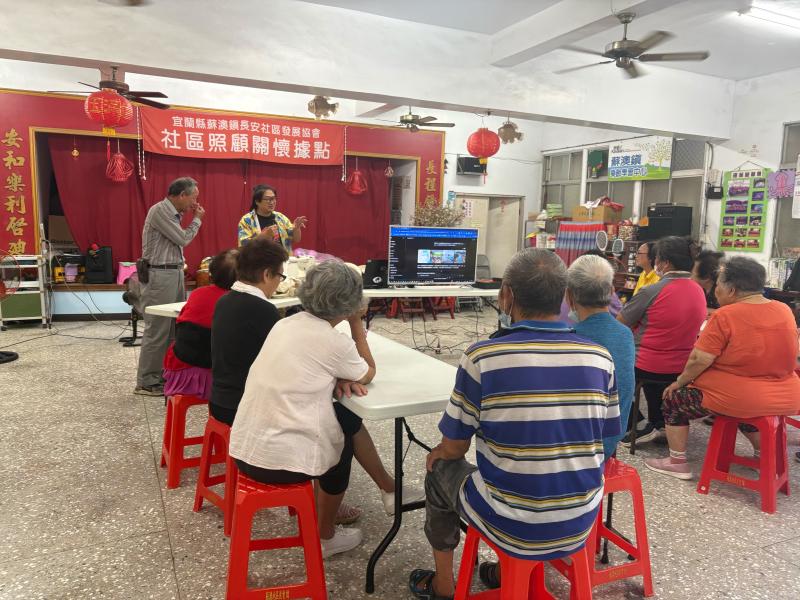 特別要感謝駐點美婷的細心解說，她用簡單的方式帶著我們把社區的特色放到網站上，讓我們學會了如何把自己產出的產品上架，還能透過網路更廣泛地推廣