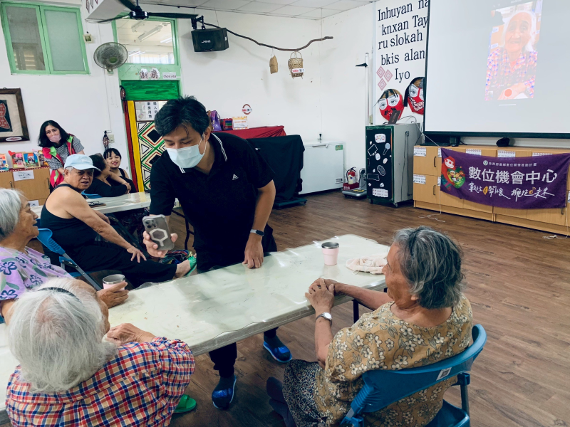 南澳DOC 將持續結合科技與關懷，設計更多適合長輩的課程，讓數位不只是工具，更是生活中傳遞情感與快樂的橋樑