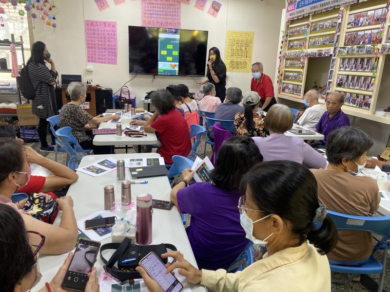 樂齡E生活-日常寫真這樣拍-封面照