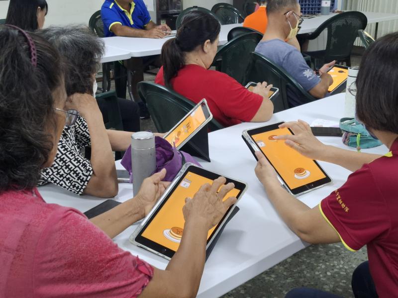 學員實際使用平板