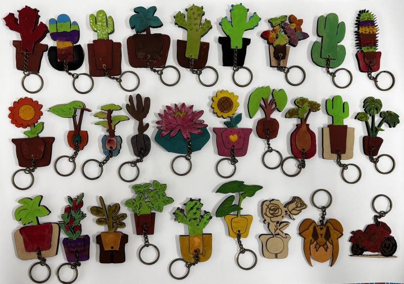 親子的雷雕作品照片。