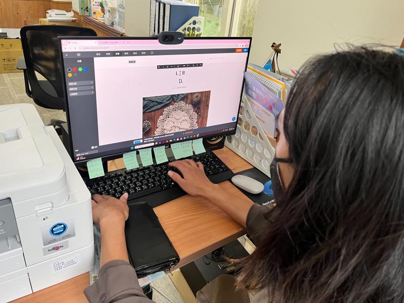 利用網站內的功能，圖片、字型、色彩等設計專屬於自己的網站，也為日後學習有成效時能將作品實際放進網站。