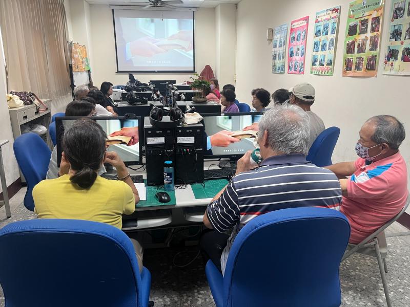 LINE 官方幫助中心（LINE Help Center） 有詳細的教學文章與操作步驟，像是如何設定隱私權、使用群組、管理好友，適合學員遇到問題時查詢。