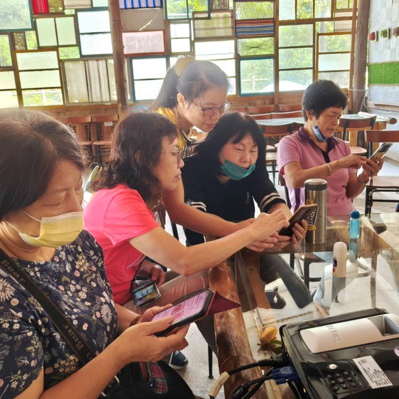 智慧鏡頭中的世界-封面照