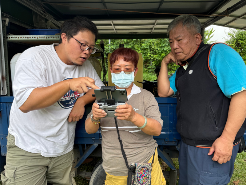 學員實際操作空拍機