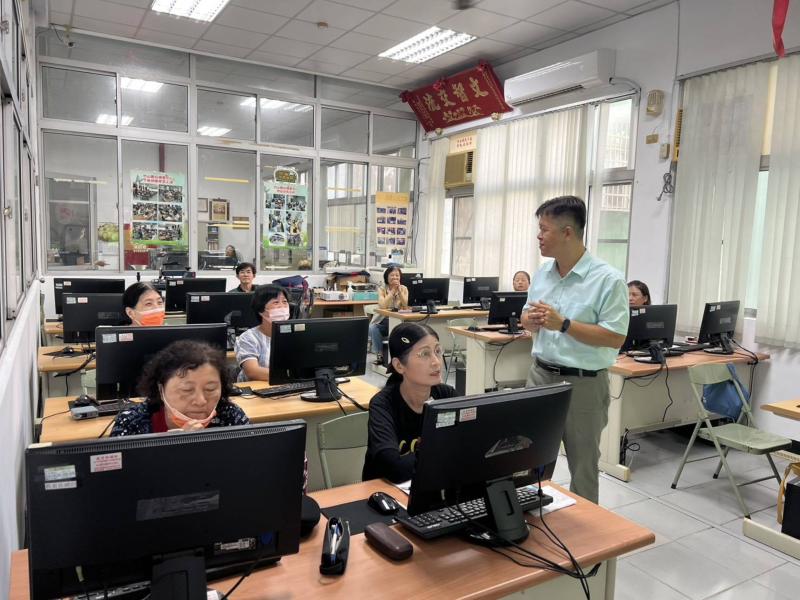 我期待未來能將這些技能應用在文化推廣、社區教育甚至環境議題上，讓AI成為溫暖而有力的傳播工具。