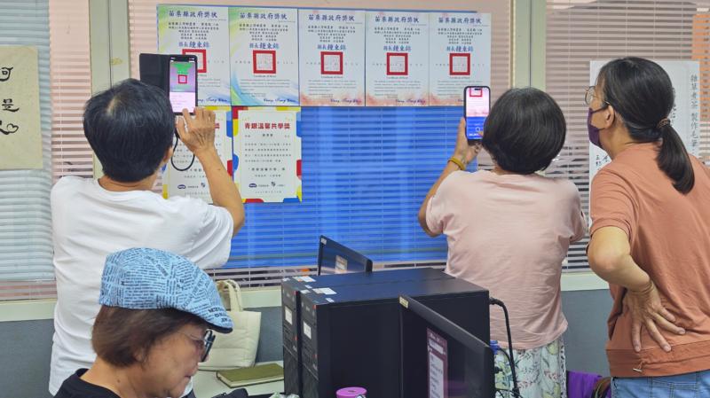 我們在練習用Line當翻譯