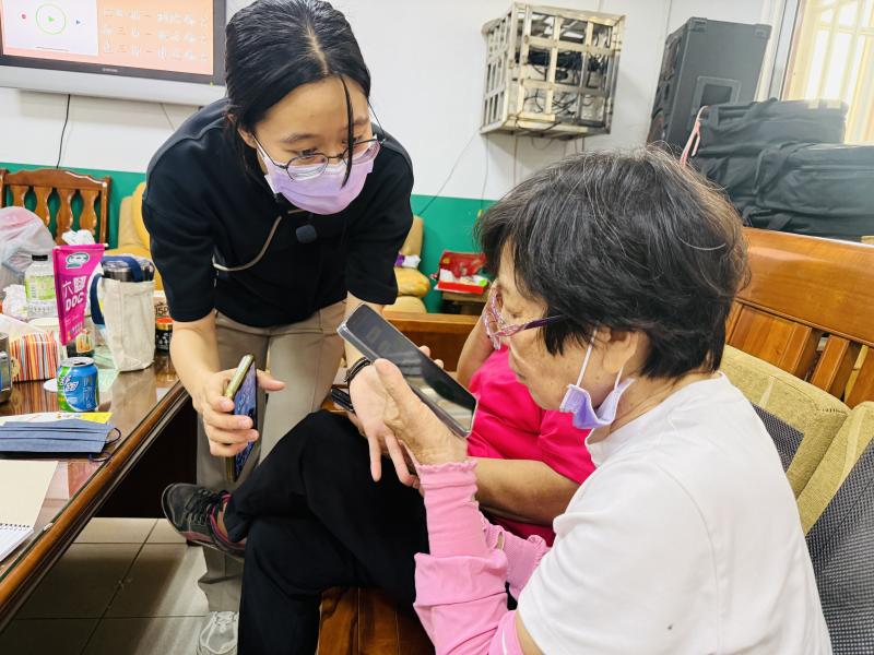 解釋line回復訊息如何應用。