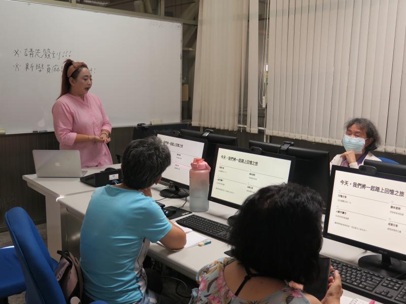 生命裡難忘的那一天：AI 四格漫畫創作-封面照