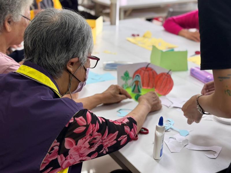 專注剪裁，打造立體故事書