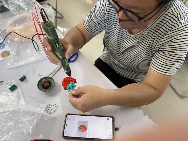 運用 ChatGPT指令生圖，輸入關鍵詞即可生成各式各樣的圖片 如可愛動物、水果造型、國旗等