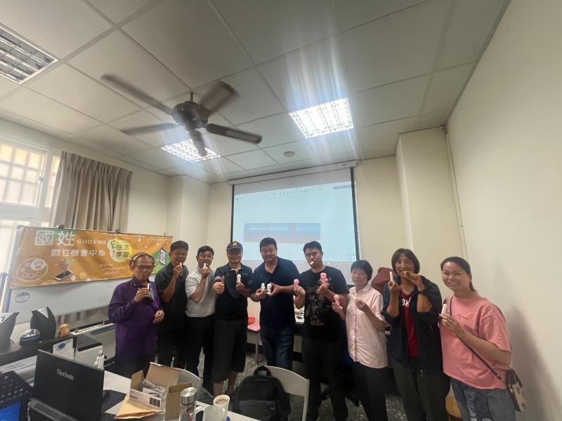 網頁支援手機與平板瀏覽，頁面清晰整齊，提供搜尋功能，讓使用者能快速找到需要的資訊，提升使用便利性。