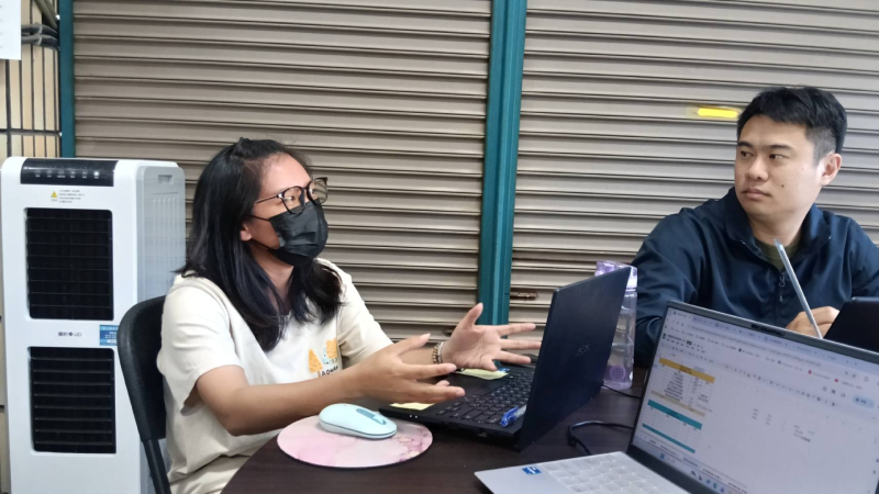 在這堂課中，講師請每位學員運用 AI 工具生成一段「描述自己工作與職能」的文字。