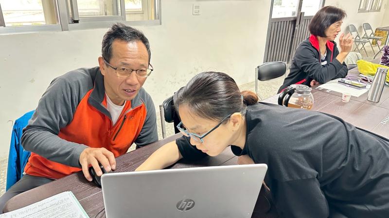 電腦跟手機版本同步