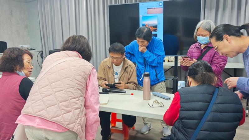 學員認真提問探討