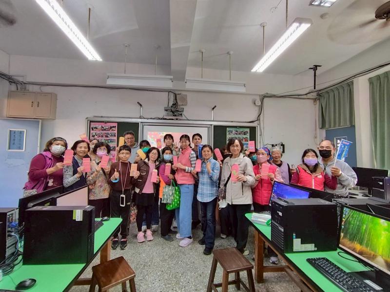 大家很有自信地秀出自己的作品