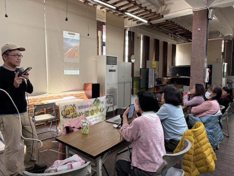 三分法引導線框架空間，靈活構圖吸睛。