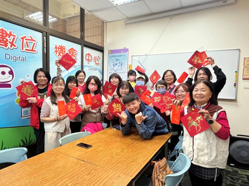 這堂課學員不僅學到實用技能，更留下滿滿的回憶與成就感，為新的一年增添了創意與喜氣。