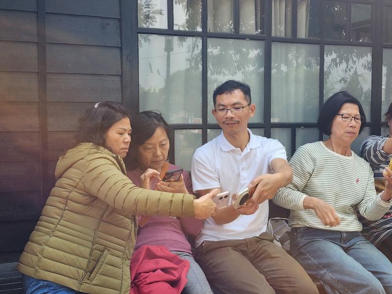 鏡頭下的苑裡-封面照