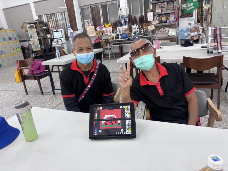 數位工藝班-十字繡-封面照