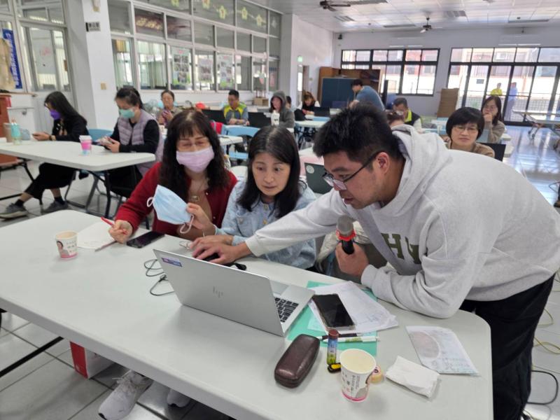 還透過企劃模擬與專案演練，讓學員能在真實情境中驗證所學。