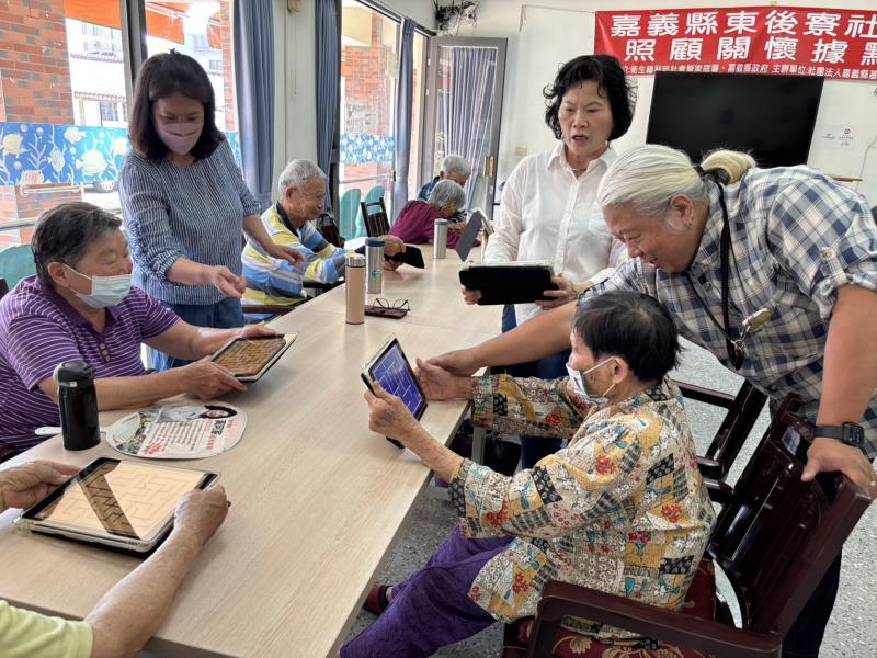 銀髮數位生活一指通-封面照