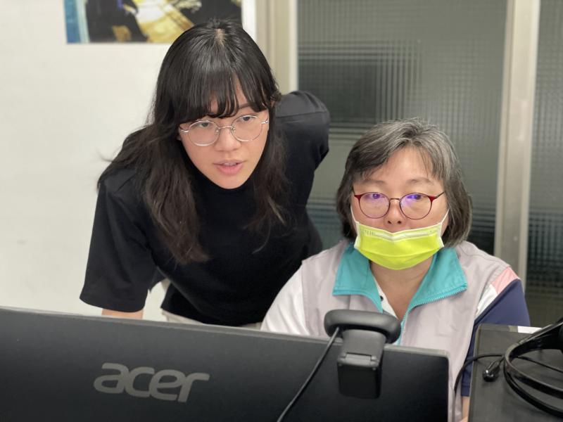 課程的即時指導與交流，在學習過程中獲得更專業建議。