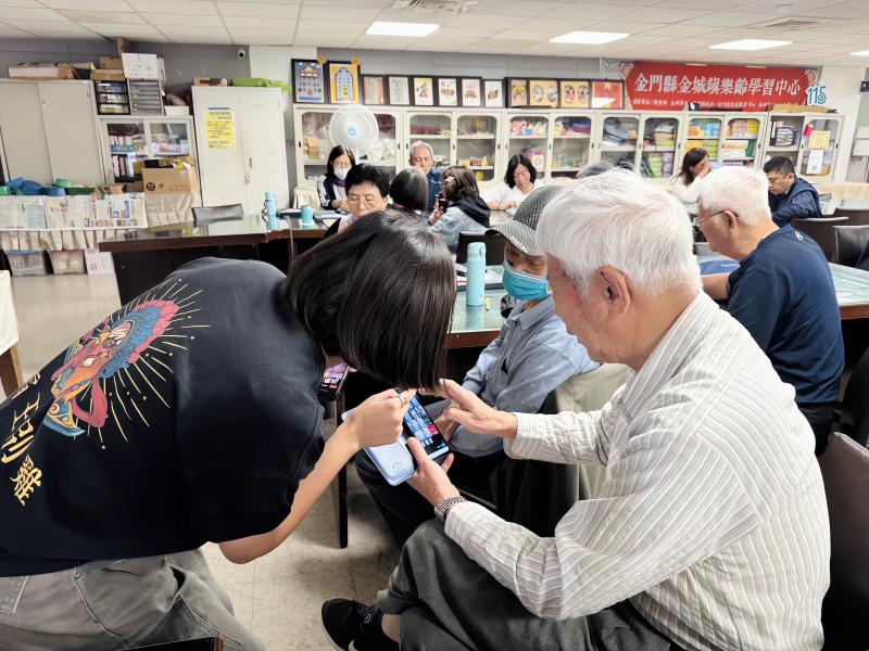 學員們非常認真得學習及發問