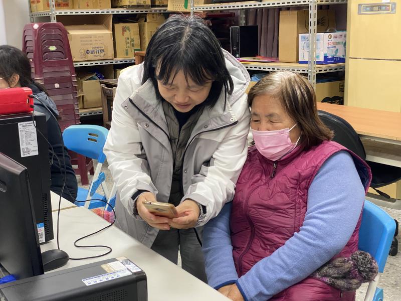 手機實作交流，拍照和修圖。