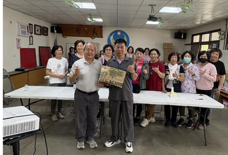 學員學員一起合影。