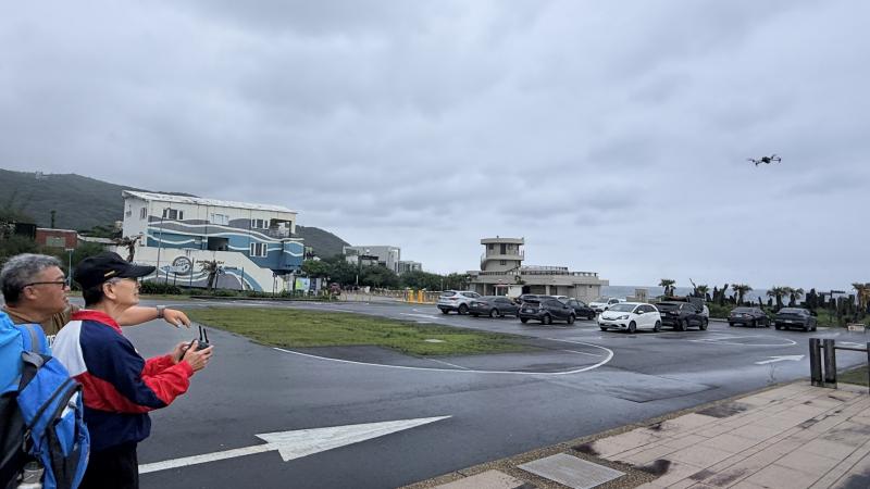 老師用實際的教學，讓同學們自己的操作空拍機