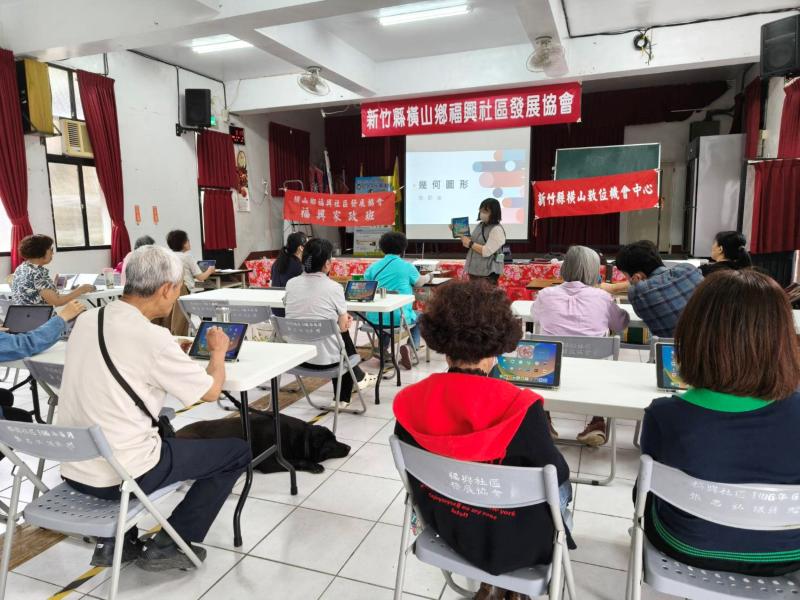學員對課程感到極大興趣，報名非常踴躍