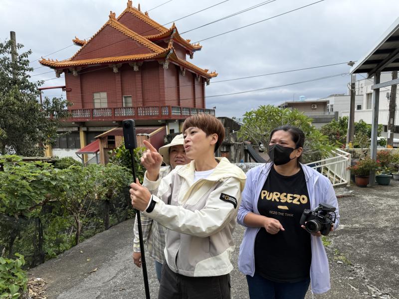 360 攝影於室外透過鏡頭影像認識360度的樣子。