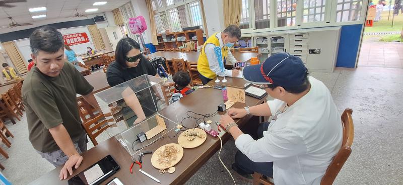老師於實作時講解
