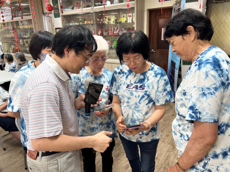 健康2.0 結合AI 技術與專家智慧，為你解決健康大小事，讓生活更簡單、更有活力！ 天天好眠：找回消失的深度睡眠，重拾晨間活力。