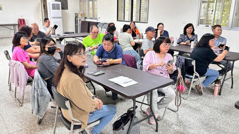 社群軟體與自媒體應用-封面照