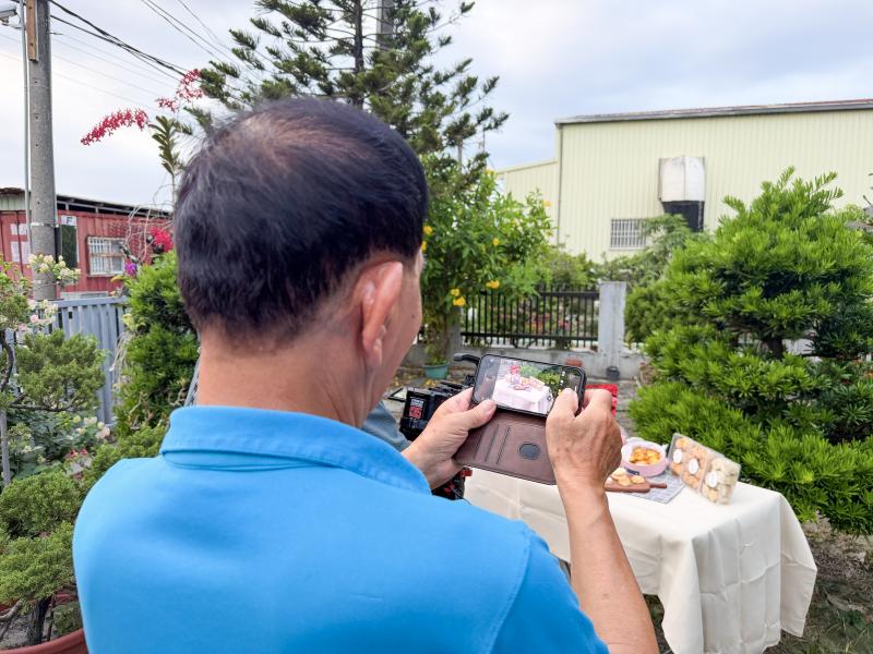 產品拍攝技巧，從場景布置到商品擺放，善用自然光與環境氛圍，讓產品與地方風景融合，呈現獨特魅力。