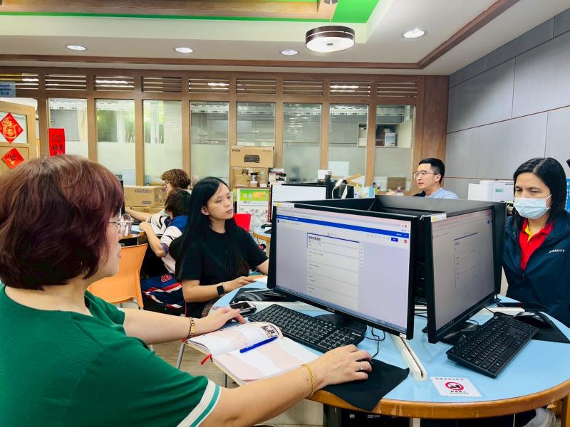 學員大合照並展示雲端學習成果,為雲端整合大師班課程劃下完美句點。