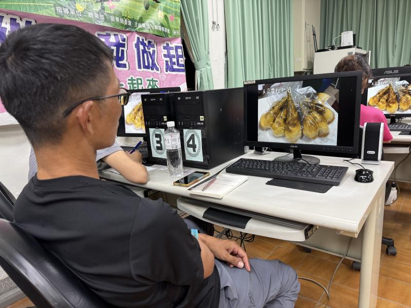 進入實戰環節，教室裡瞬間熱鬧了起來。講師特別把大家上週爆肝做出的品牌定位和賣點逐一秀出來，帶著大家從定位象限、品牌核心關鍵字，去重新審視產品的設計與形象。講師甚至貼心地搜羅了市場上各種主視覺、手寫限量、再生環保包材的成功案例，從裡到外細細剖