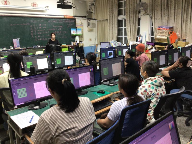 學員上課學習畫面