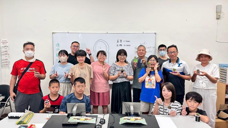 環保小盆栽製作成功