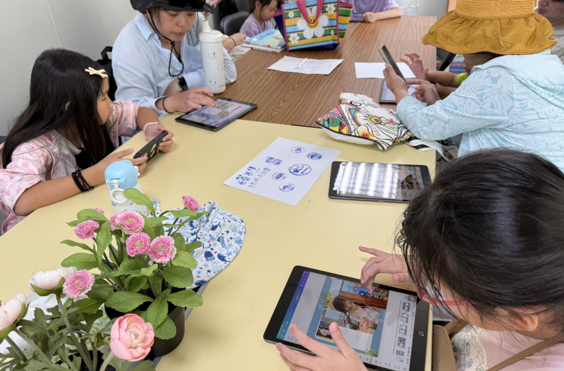 學員使用軟體進行排版