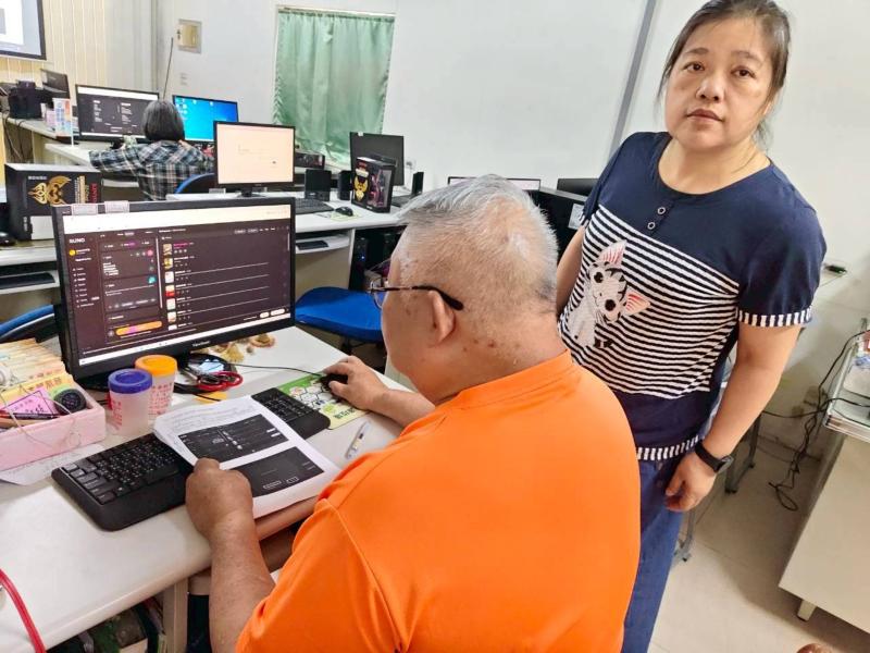 讓學員互相欣賞彼此作品，提升創作信心與學習樂趣。