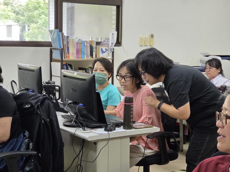 學員們使用Gemini Canvas生成自己的導覽語音系統，並使用此系統完成語音製作。
