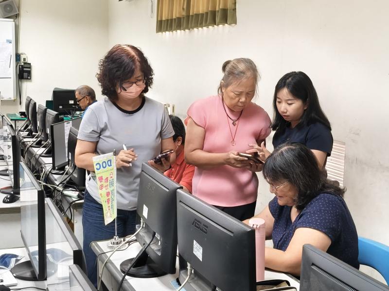 帶領學員體驗旅遊規劃流程，從行前準備到旅途中導航與資訊查詢，都能輕鬆上手，真正做到「旅遊不求人」。
