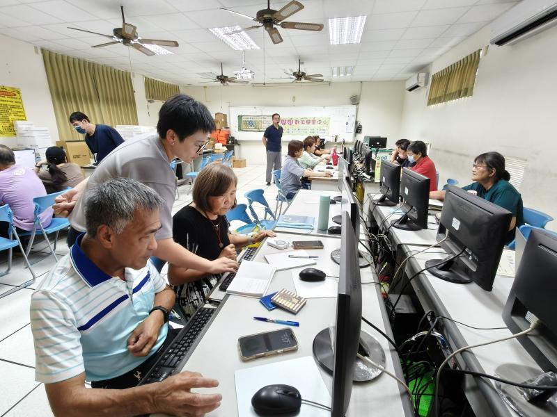 從節目企劃開始，運用AI協助主題發想，快速建立節目方向